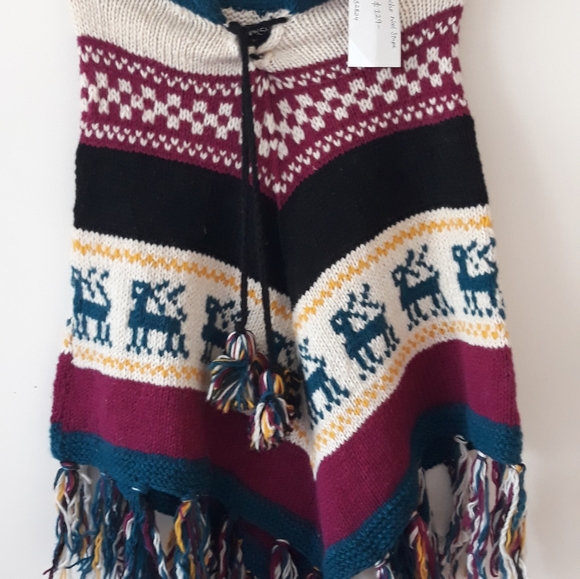 ISHKA WOOLLEN PONCHO - Picture 3 of 8